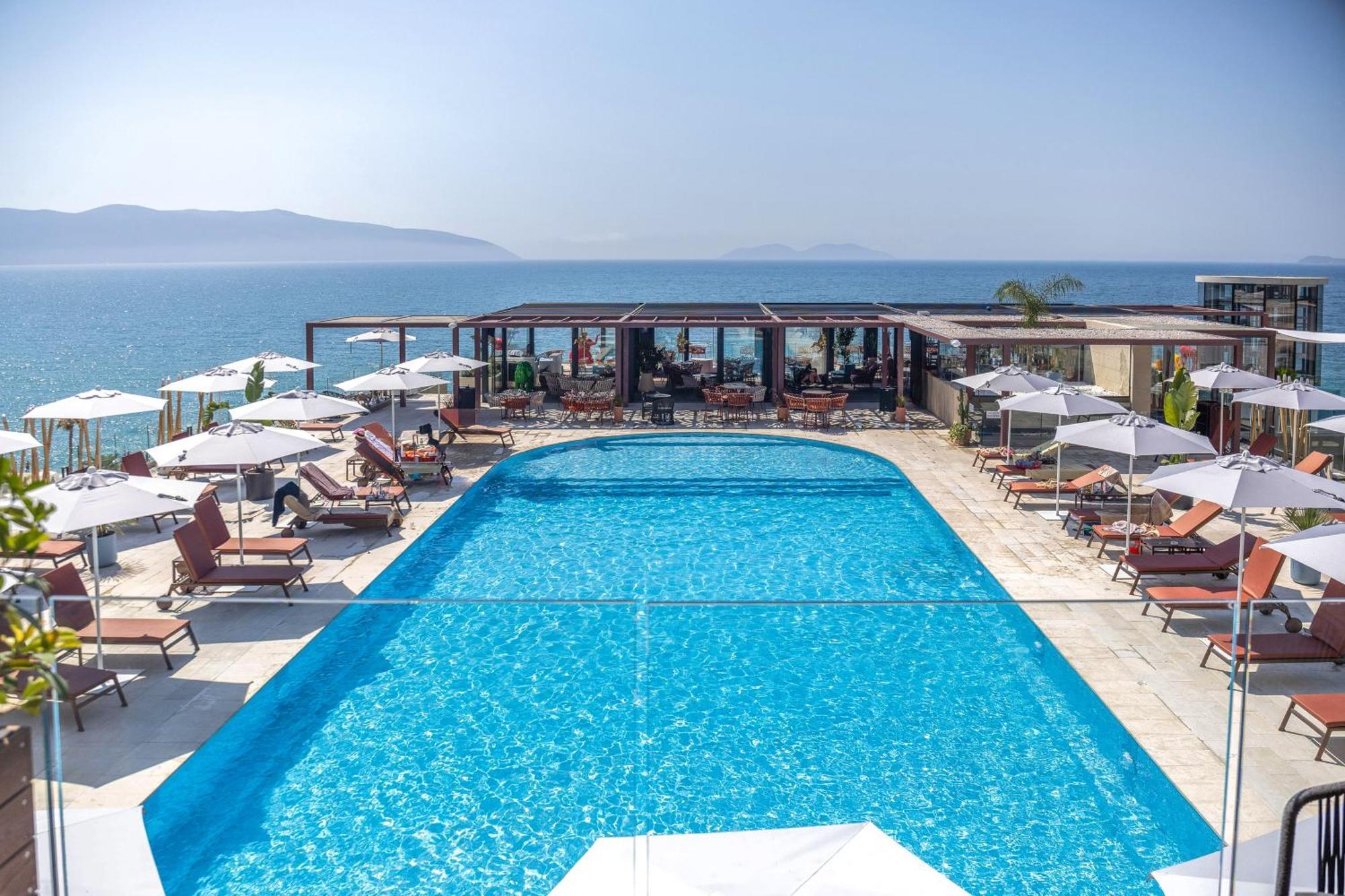Hotel Vlora Priam, Affiliated By Melia Bagian luar foto