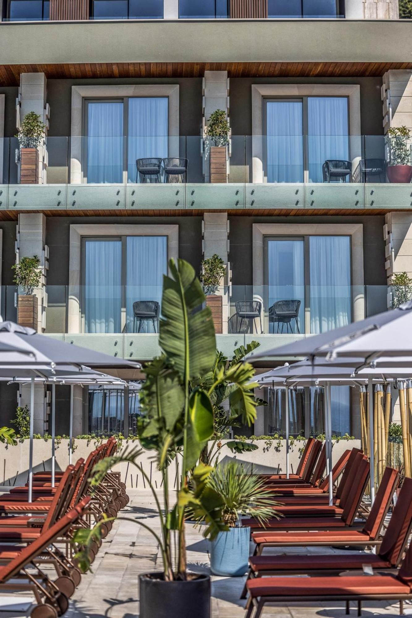 Hotel Vlora Priam, Affiliated By Melia Bagian luar foto