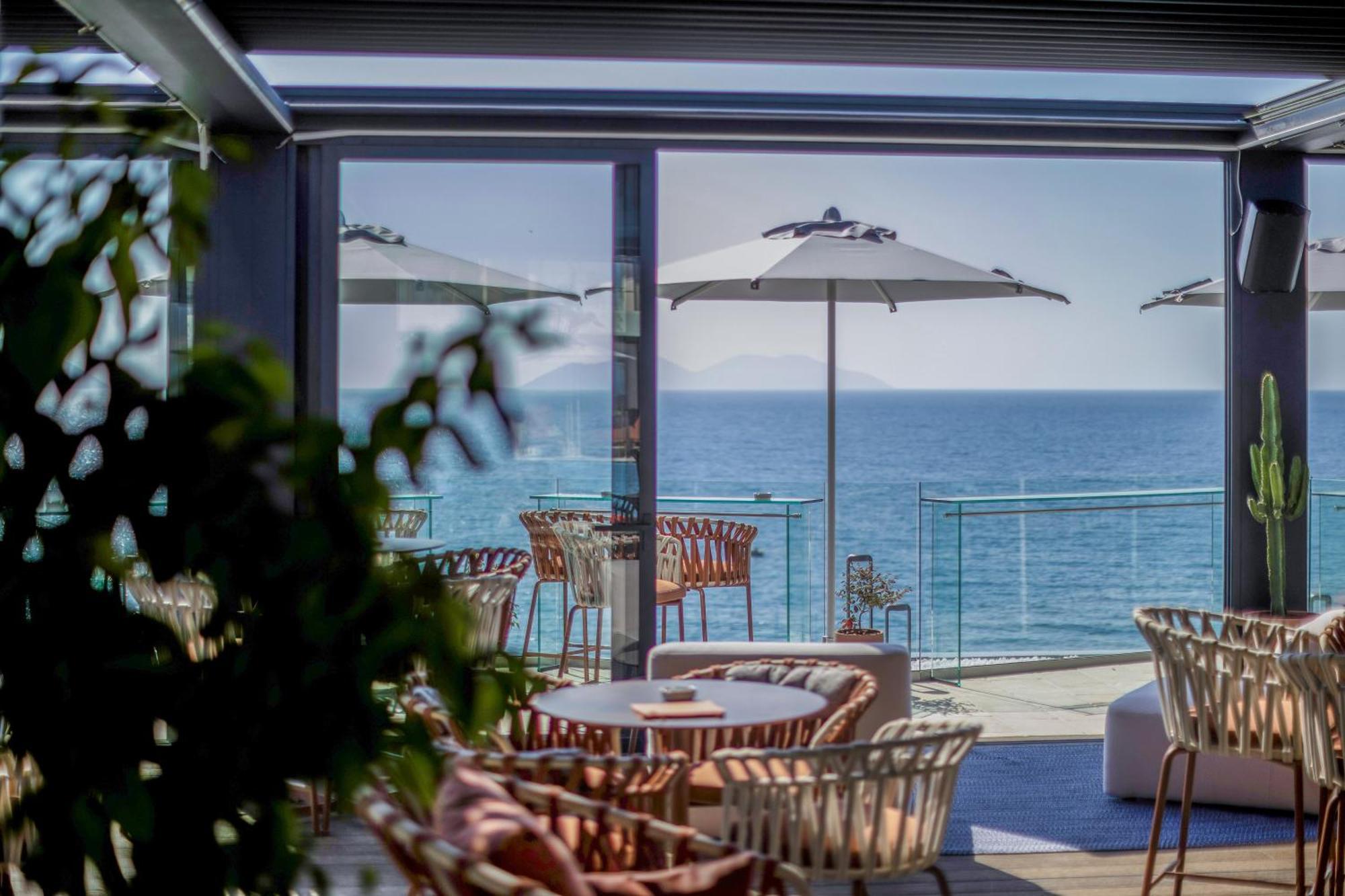 Hotel Vlora Priam, Affiliated By Melia Bagian luar foto