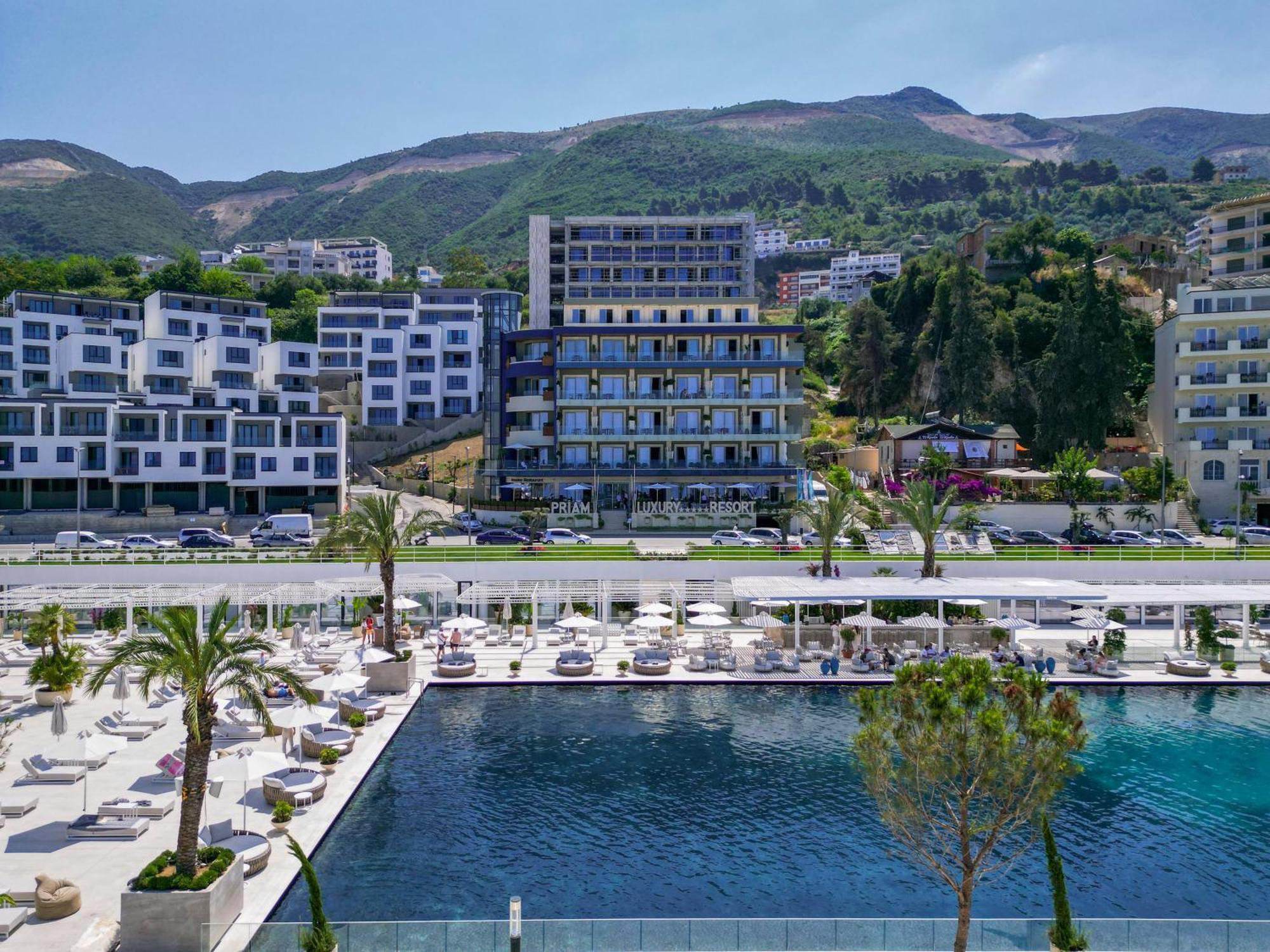 Hotel Vlora Priam, Affiliated By Melia Bagian luar foto
