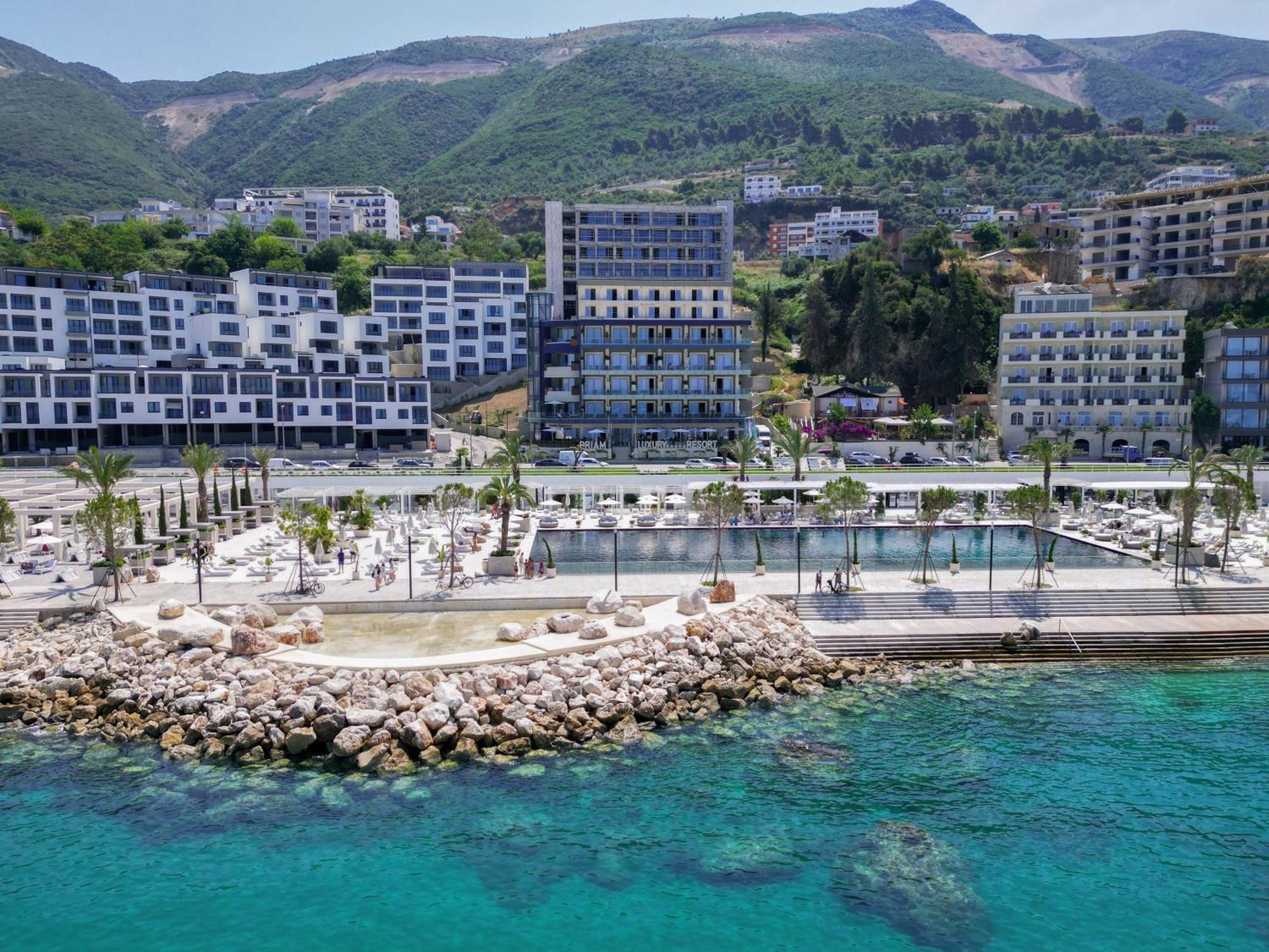 Hotel Vlora Priam, Affiliated By Melia Bagian luar foto